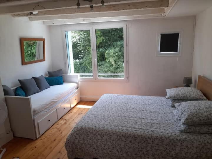 Maison En Ville Avec Terrasse Ensoleillee Et Wi-Fi Magnac-Laval Ngoại thất bức ảnh